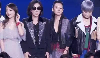 娱乐圈真热闹吃瓜群众,真热闹，吃瓜群众纷纷围观！